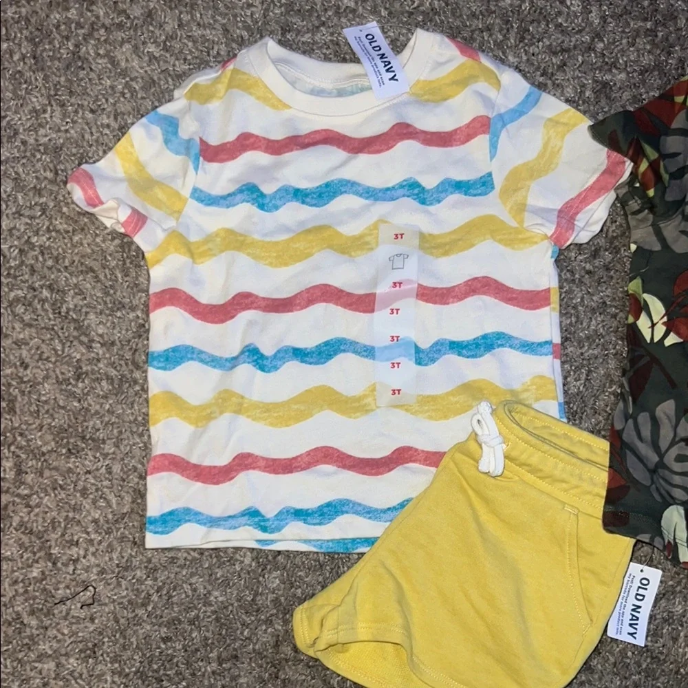 Colorful Kids' T-Shirt and Shorts Set - Picture 3 of 5